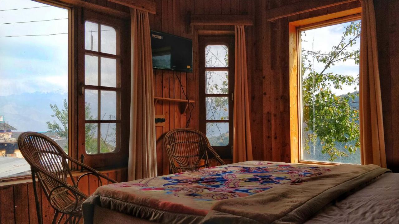 Loghouse At Khajjiar Lake Exterior photo