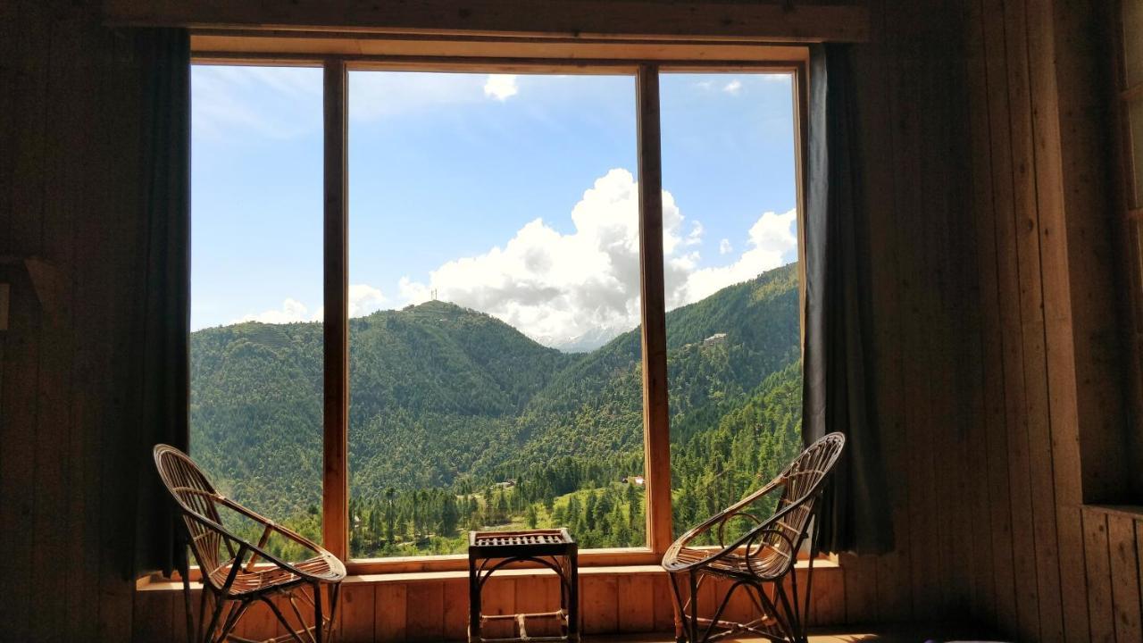 Loghouse At Khajjiar Lake Exterior photo